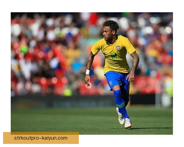 内马尔巅峰时刻回顾展现出其状态回暖的竞争力增强表现